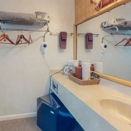Jacuzzi Suite 205 At Tradewinds Eureka Springs Exterior foto