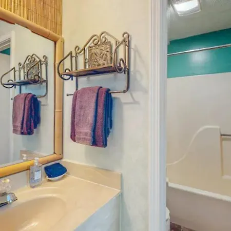Jacuzzi Suite 205 At Tradewinds Eureka Springs Exterior foto